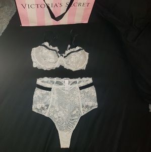 White Lace Black Velvet Lingerie Set Thong Bra